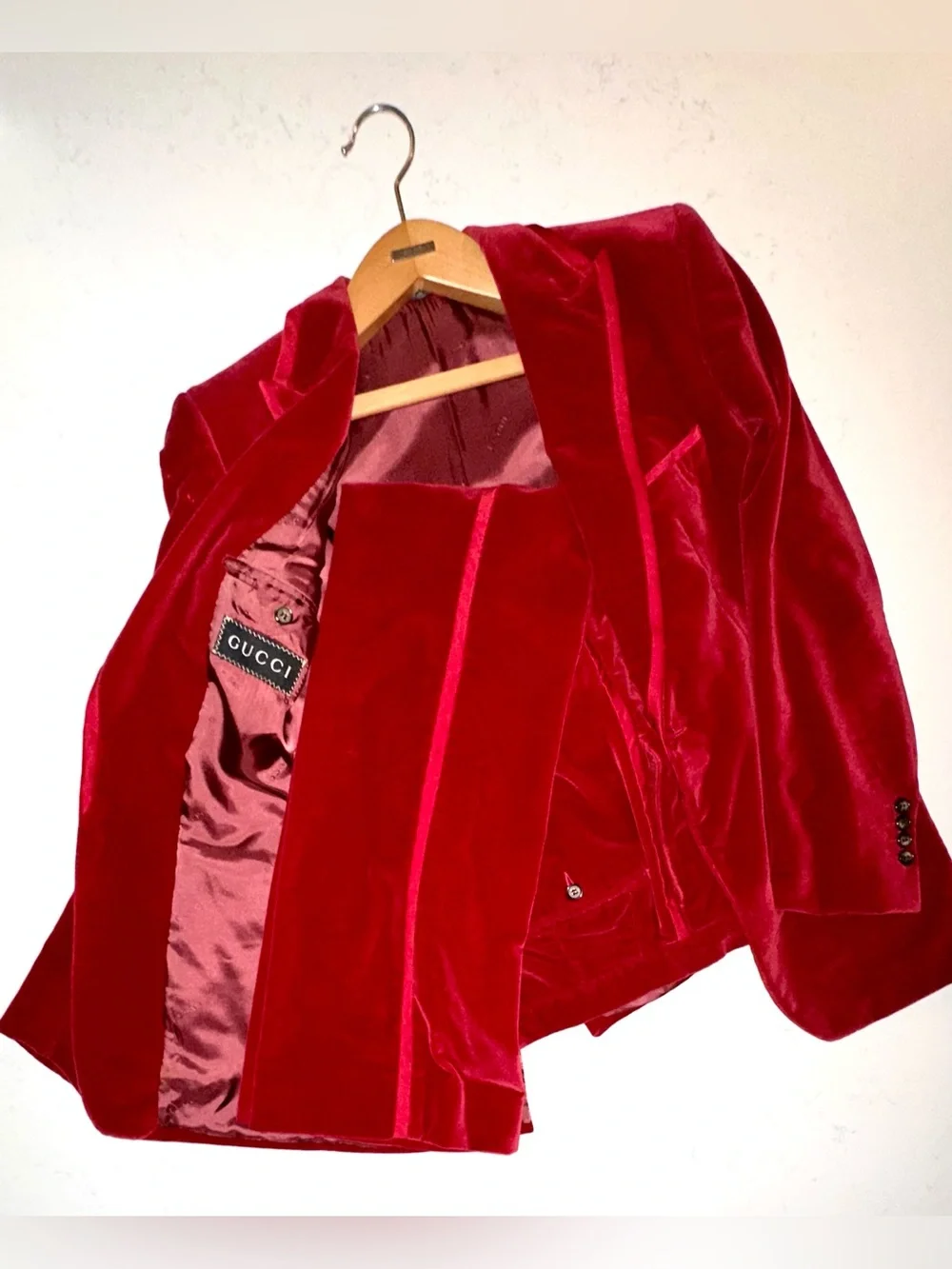 Tom Ford for Gucci iconic men’s red velvet suit.